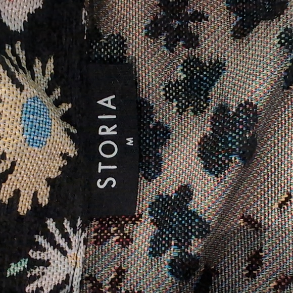 Storia Embroidered Mini Dress Black and Floral - Picture 9 of 9